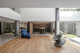 Sleek and Contemporary Penthouse Design in the USA thumbnail 6