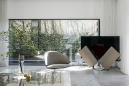 Sleek and Contemporary Penthouse Design in the USA thumbnail 10