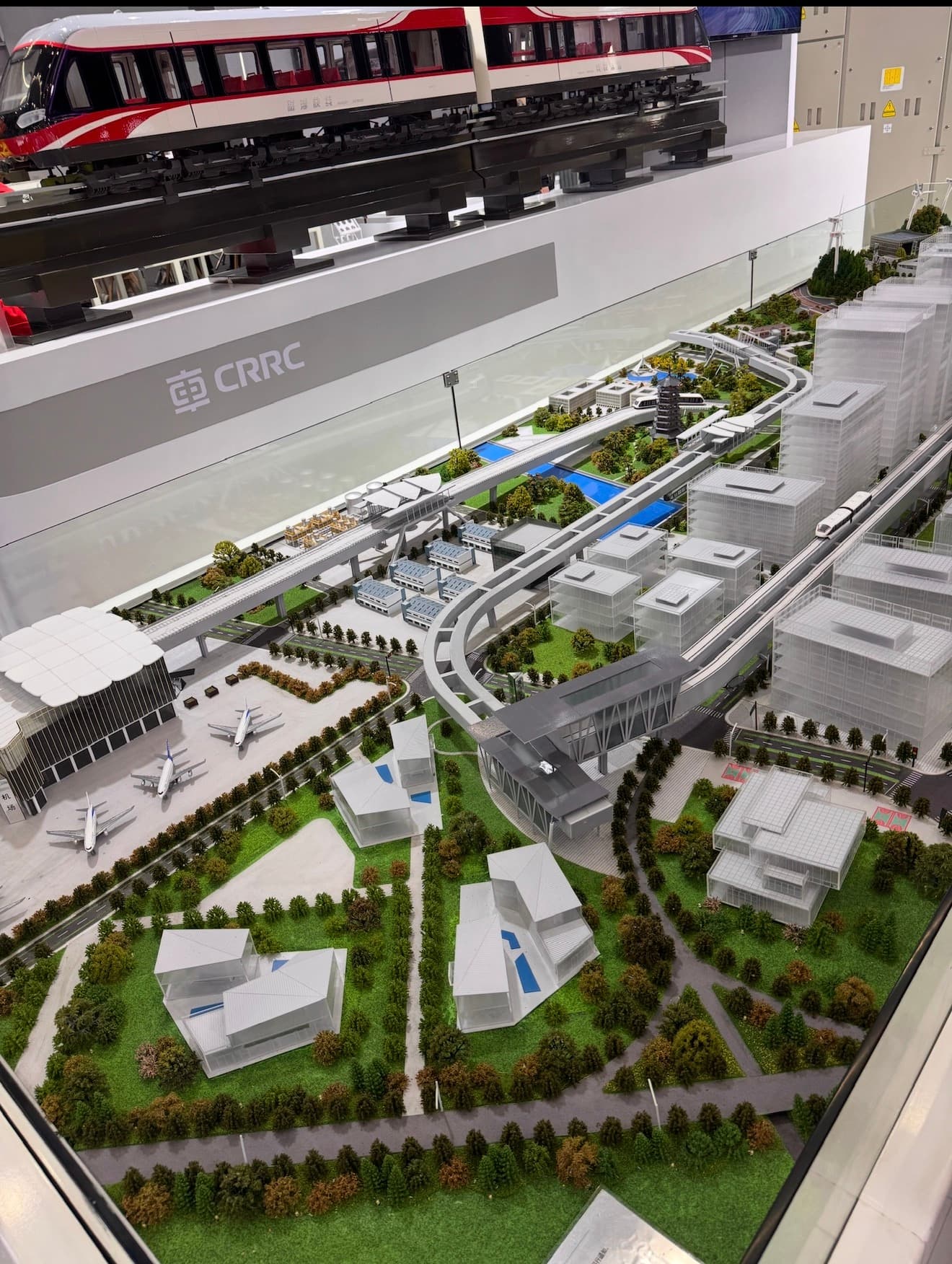 Integrated urban railway and airport infrastructure scale model
